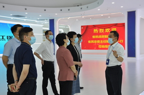 省委統(tǒng)戰(zhàn)部副部長(zhǎng)、省民宗委主任鮑秀英一行來(lái)公司調(diào)研民族團(tuán)結(jié)進(jìn)步創(chuàng)建工作